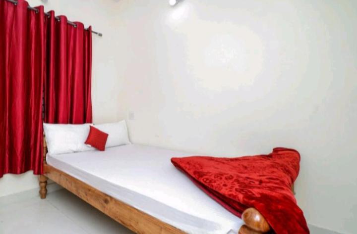Wheel To Hills Stay Inn Service Apartments Чикмагалур Экстерьер фото