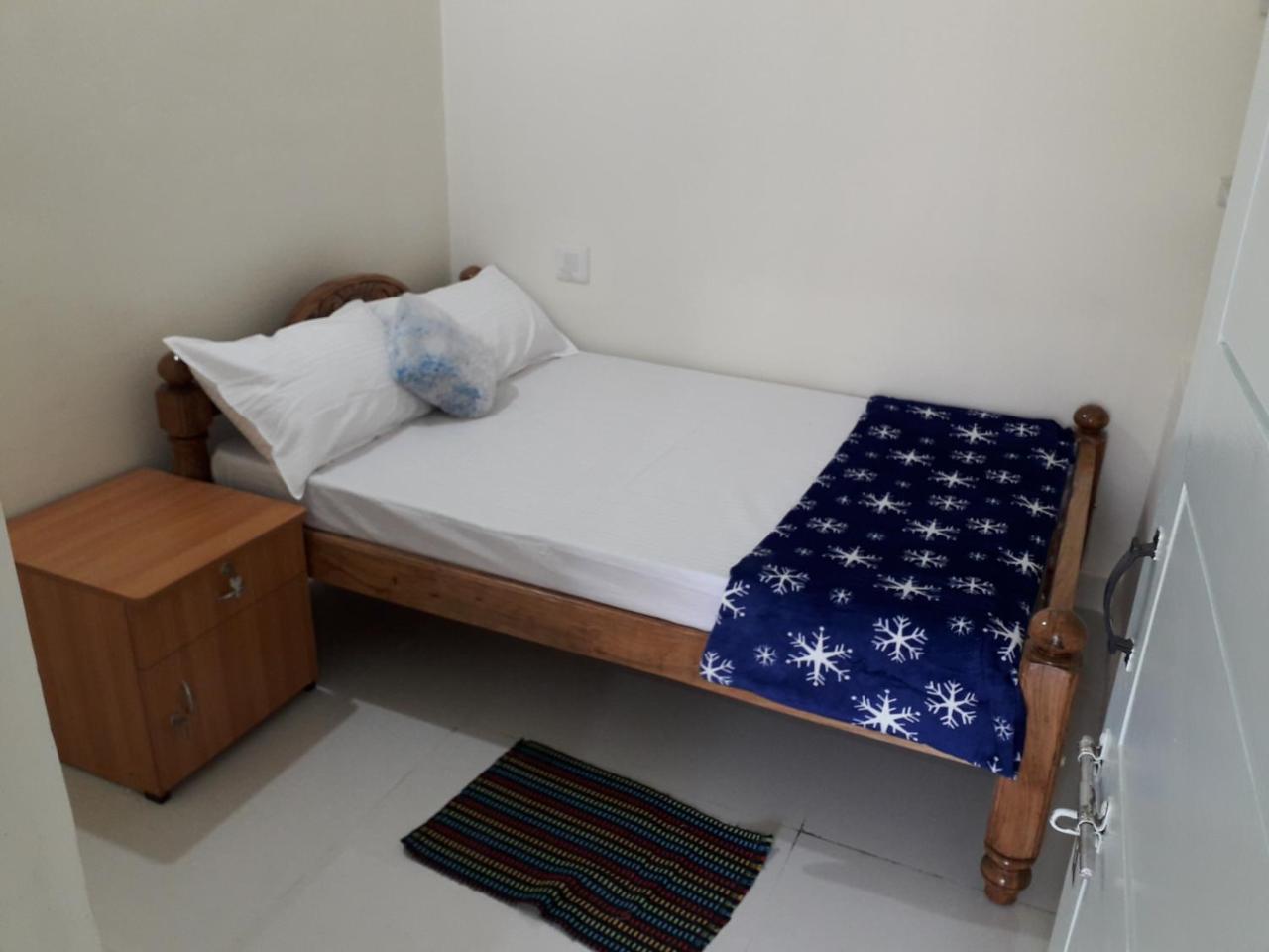 Wheel To Hills Stay Inn Service Apartments Чикмагалур Экстерьер фото